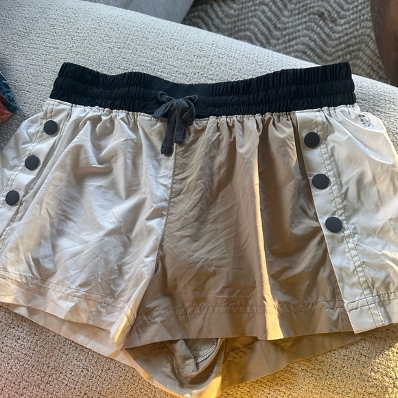 LOT 5 pcs FREE PEOPLE FP Movement 3-High Waist Athletic Shorts 2-Reg - Picture 7 of 11